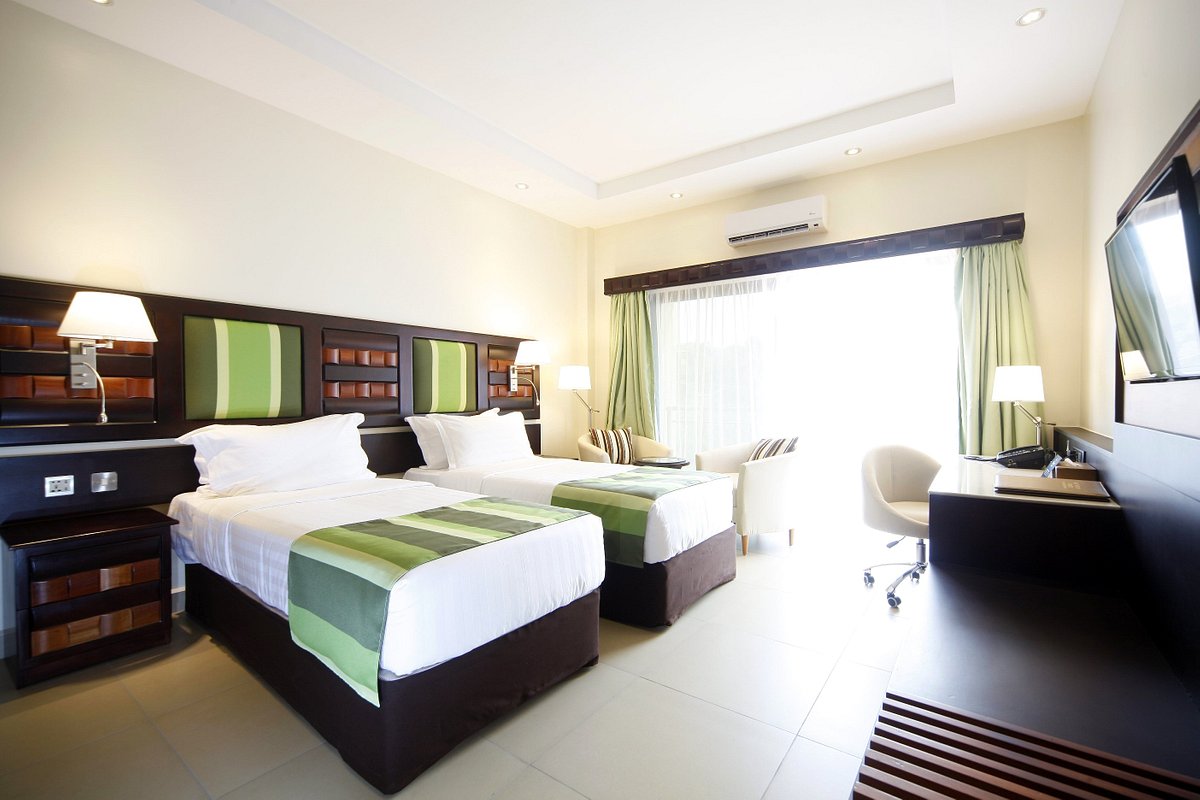 Best Western Premier Garden Hotel6