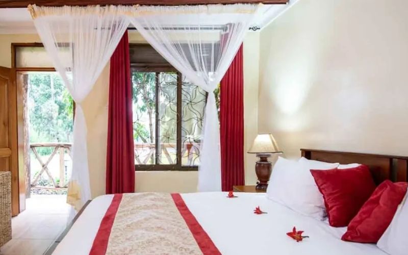 crater safari lodge4