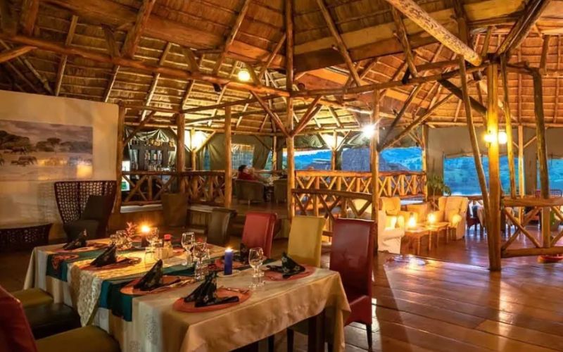 crater safari lodge6