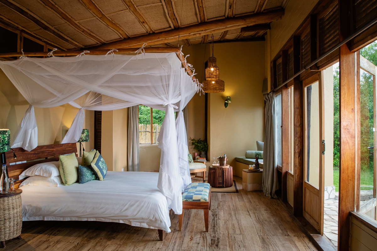 kyambura gorge safari lodge